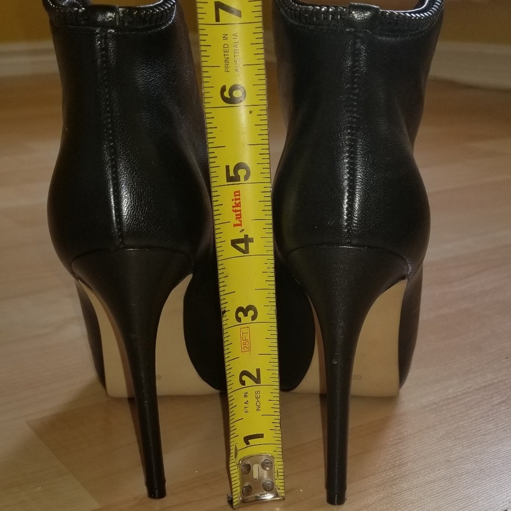 Guess Booties - Picture 3 of 4